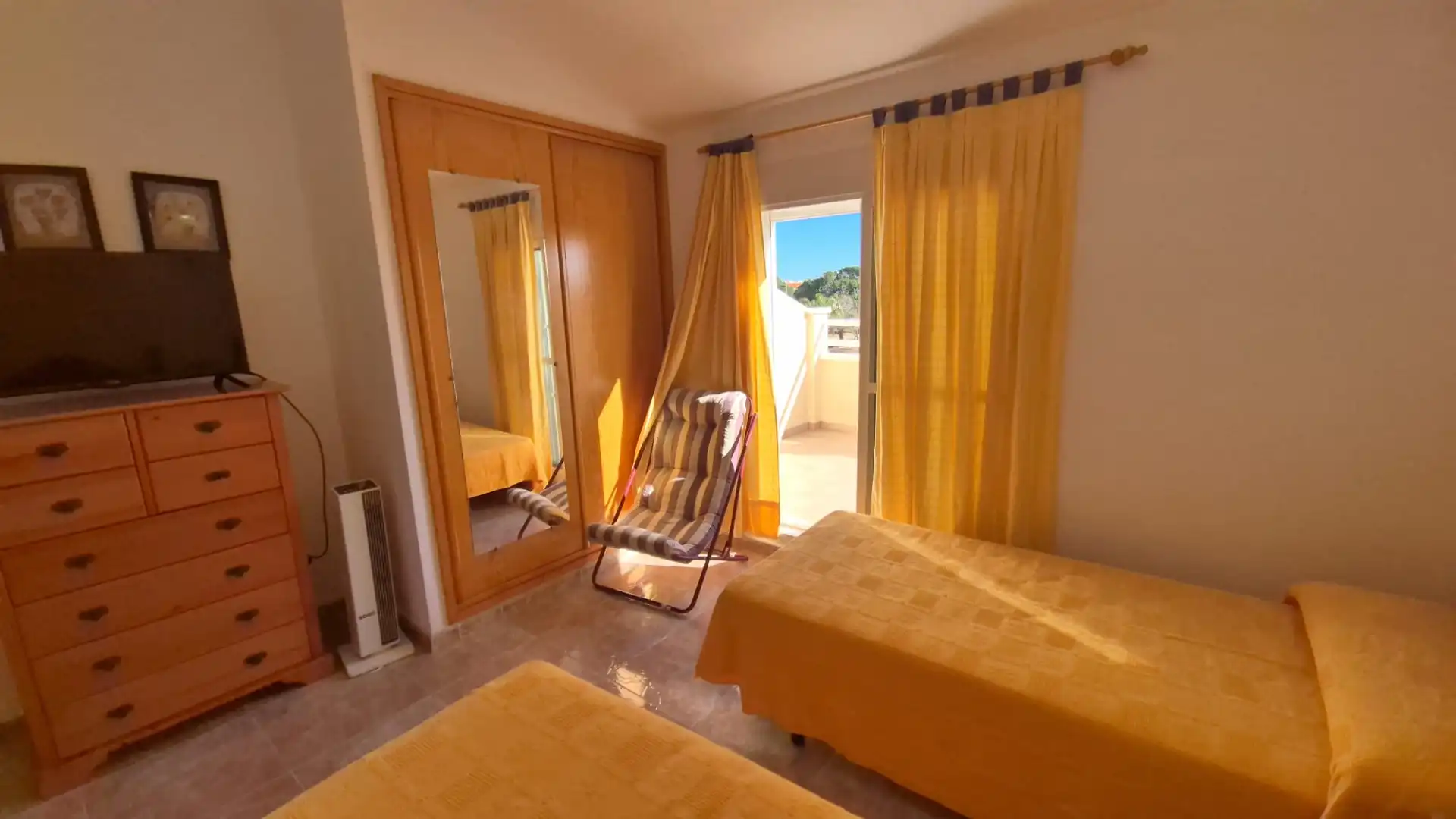 Habitación de Casa adosada en venta en Pilar de la Horadada con Aire acondicionado, Terraza y Amueblado