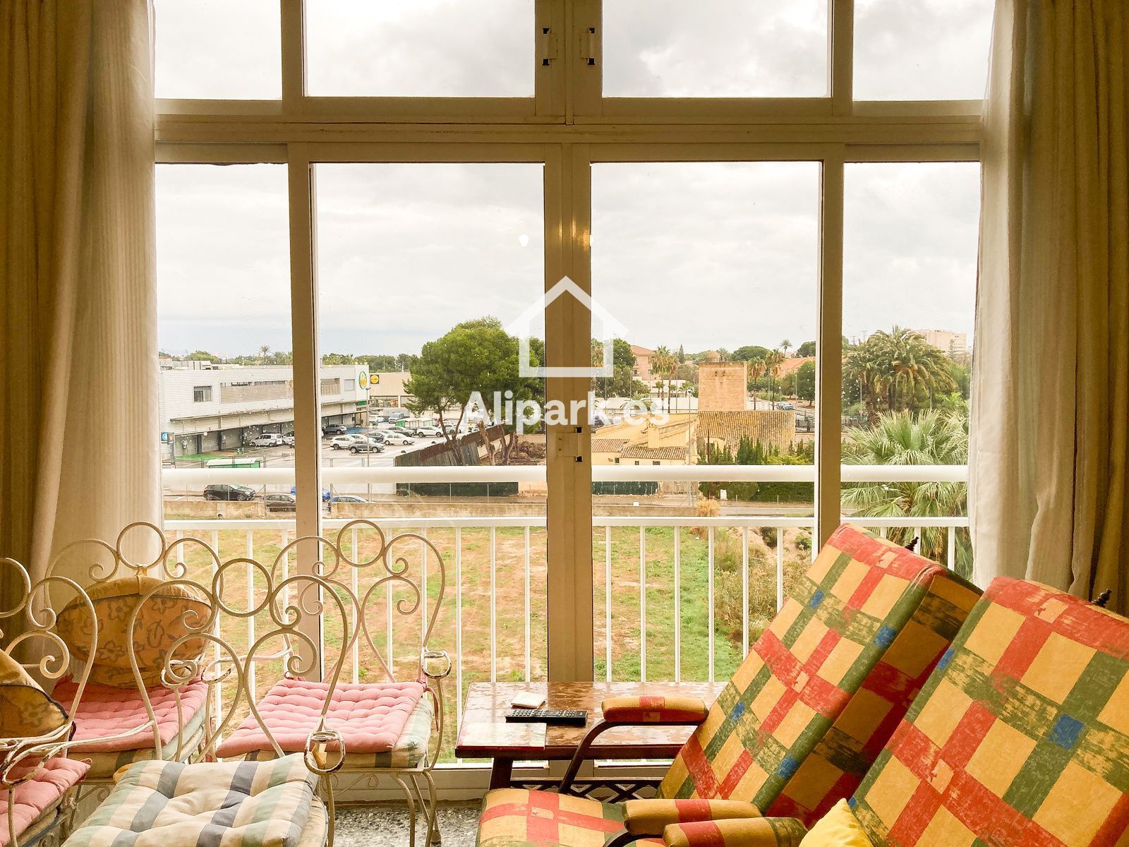 Vista exterior de Pis en venda en Alicante / Alacant amb Terrassa i Moblat