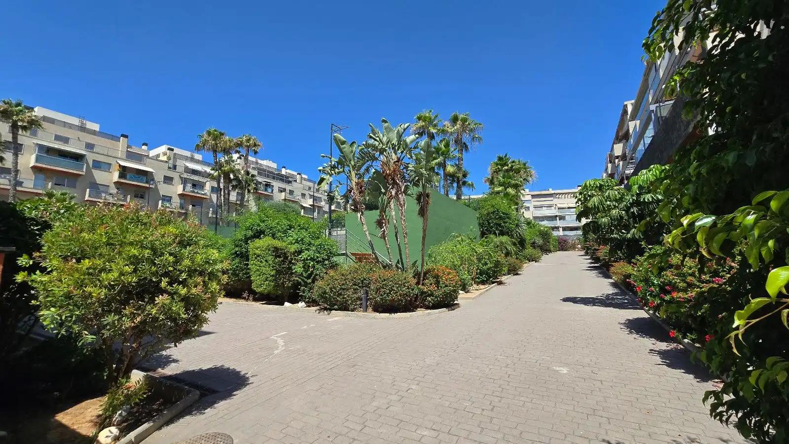 Vista exterior de Àtic en venda en Torremolinos amb Aire condicionat, Terrassa i Piscina