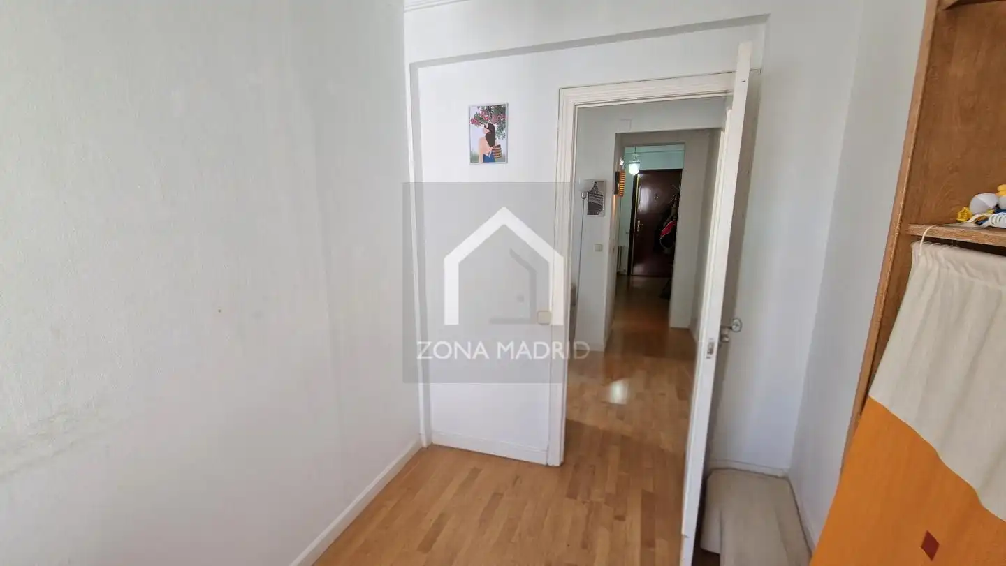 Flat for sale in Madrid  with Furnished