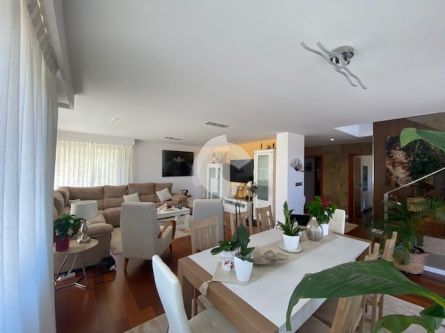 Sala d'estar de Casa o xalet en venda en Toén amb Jardí privat