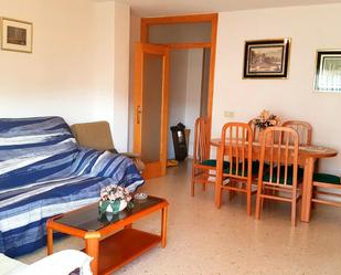 Sala d'estar de Apartament de lloguer en Gandia amb Aire condicionat, Terrassa i Moblat