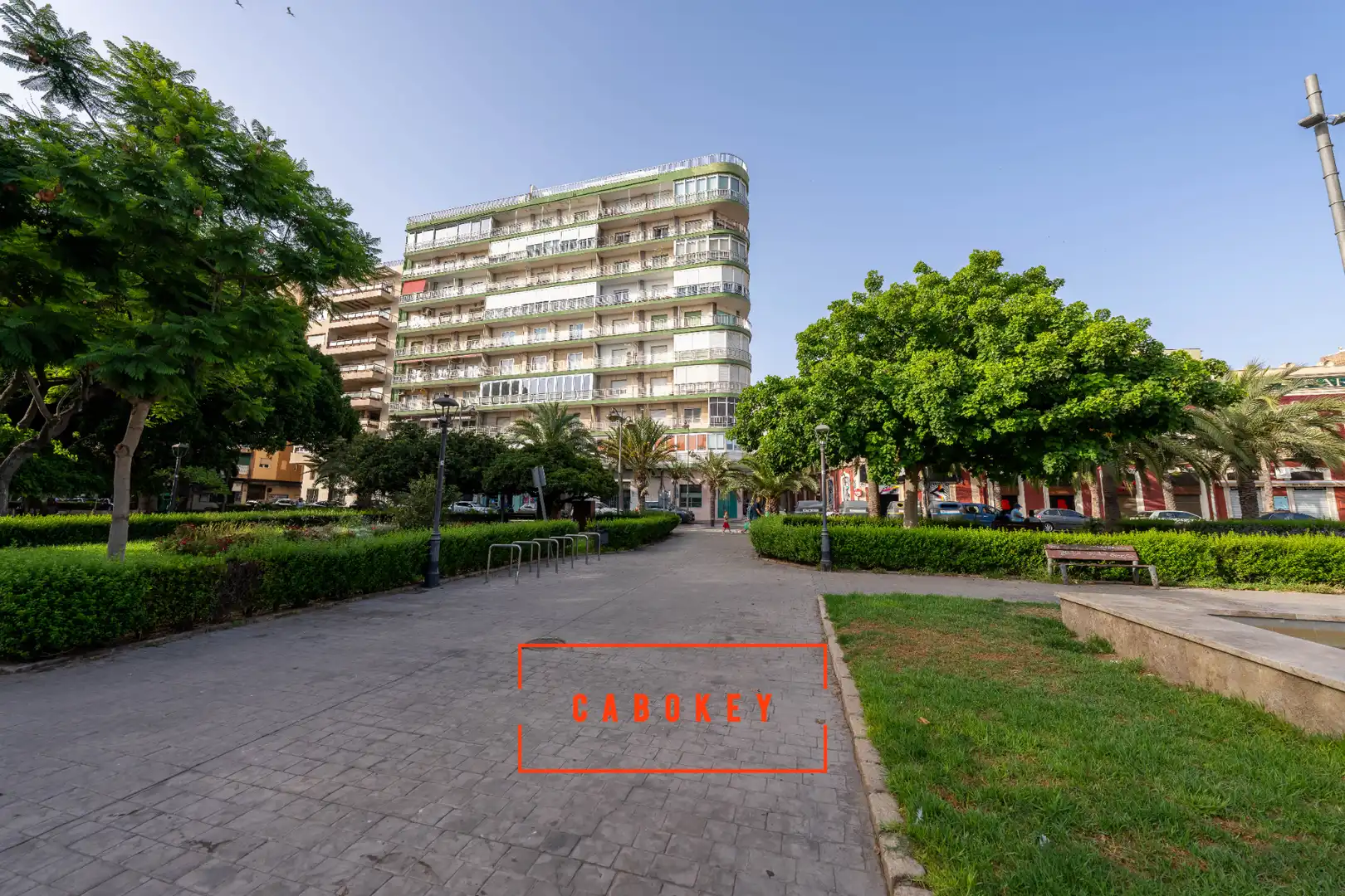 Vista exterior de Piso en venta en Almería con Parquet, Amueblado y Horno