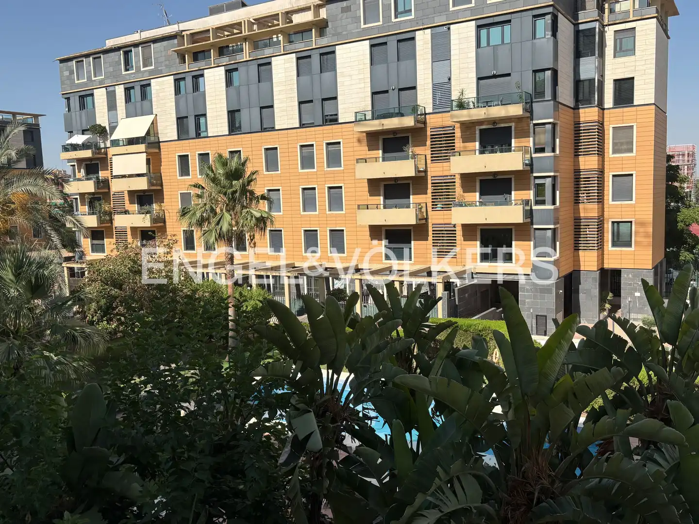 Exterior view of Flat for rent in Sevilla  with Air Conditioner, Heating and Private garden