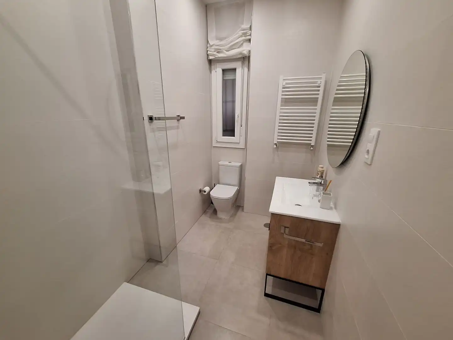 Bathroom of Flat for rent in Madrid  with Air Conditioner, Heating and Furnished