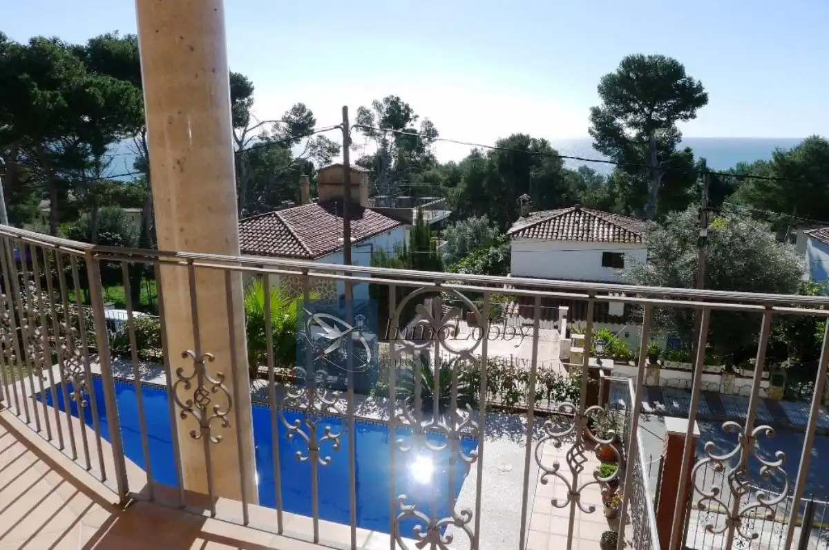 House with pool for sale in carrer Alzina 11, imagen 6