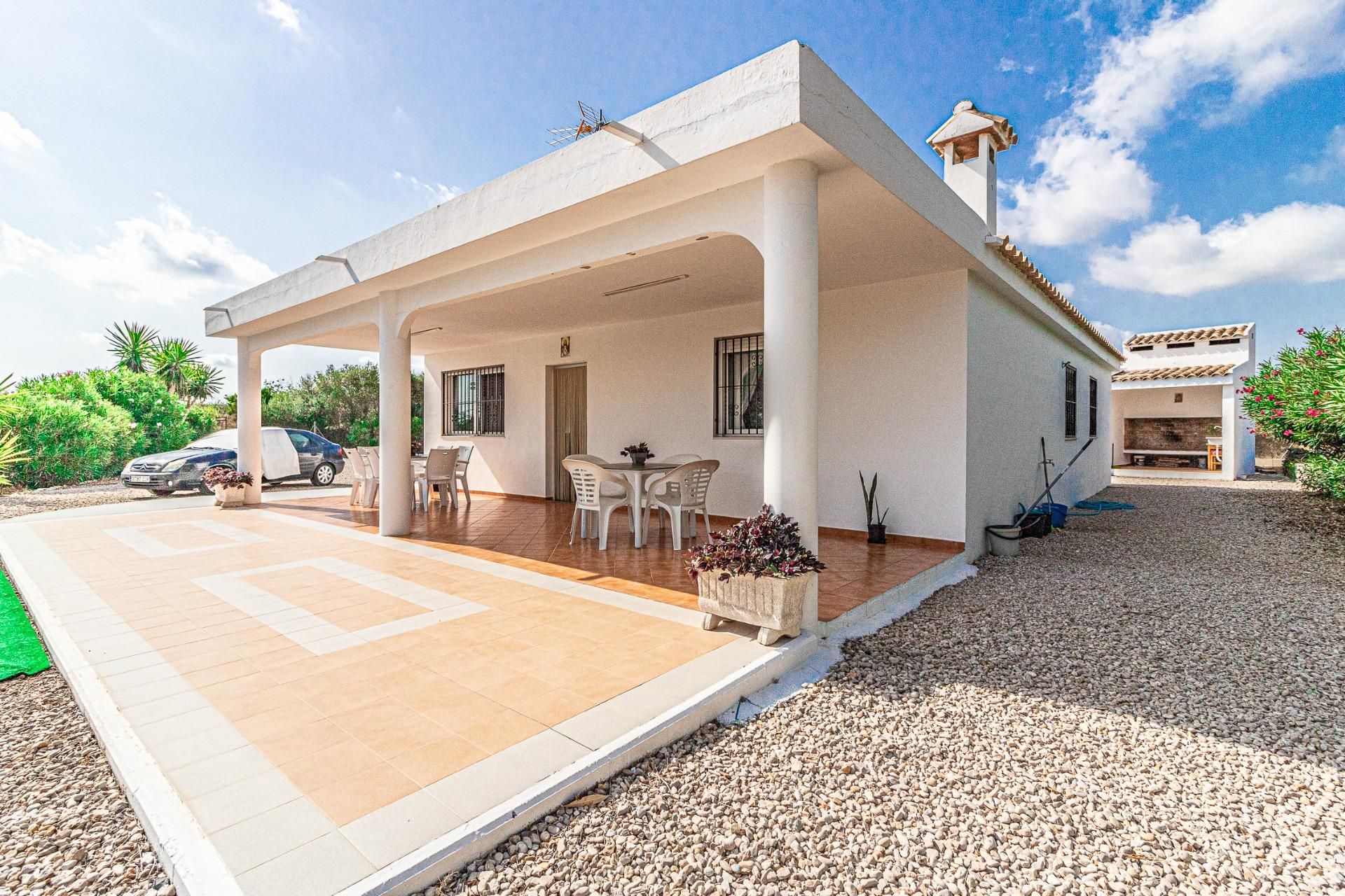 Vista exterior de Casa o xalet en venda en Carlet amb Jardí privat, Terrassa i Traster