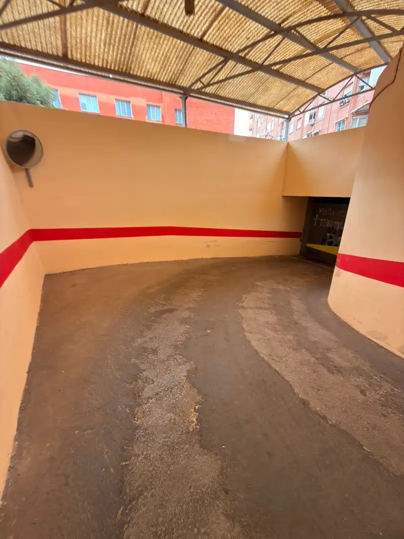Einzelparkplatz zum Verkauf in Plaza Manuel Azaña, imagen 3