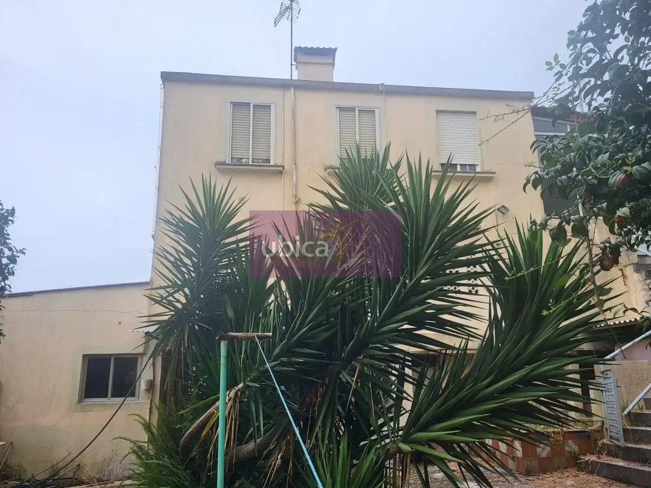 Vista exterior de Casa o xalet en venda en Redondela amb Calefacció, Jardí privat i Terrassa