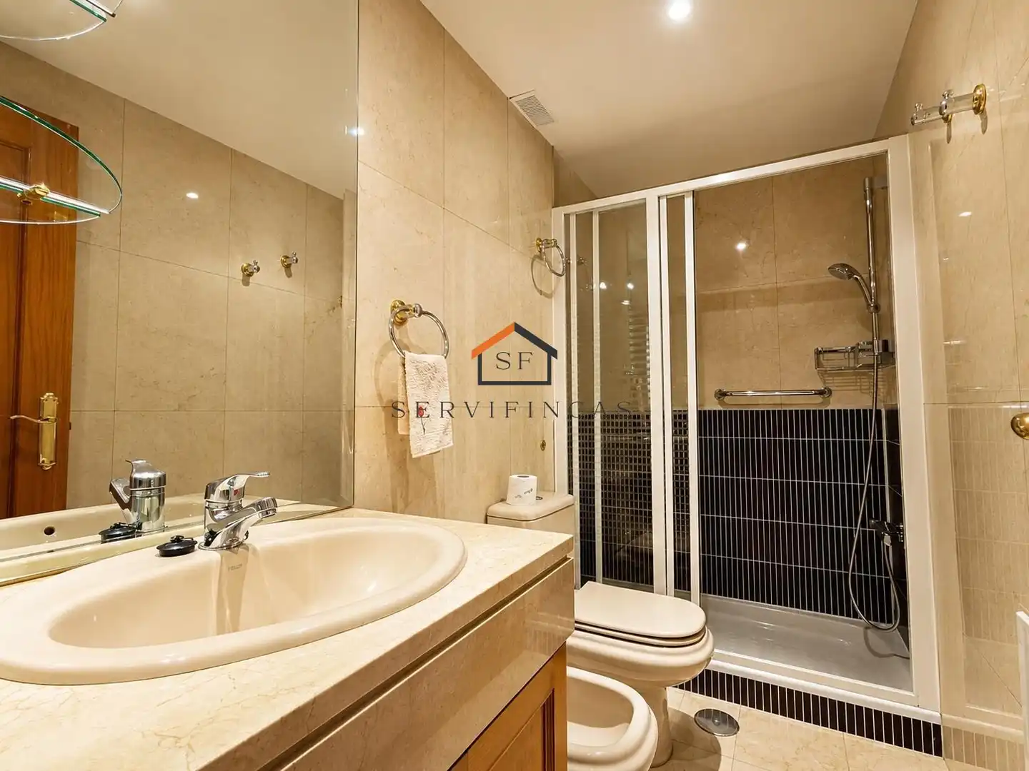 Badezimmer von Wohnung zur Miete in Madrid mit Klimaanlage, Heizung und Parkett