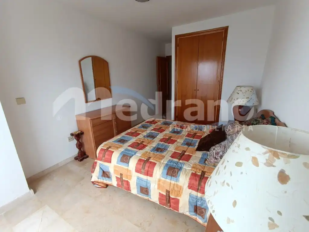 Habitación de Piso en venta en Benidorm con Jardín privado, Piscina y Amueblado