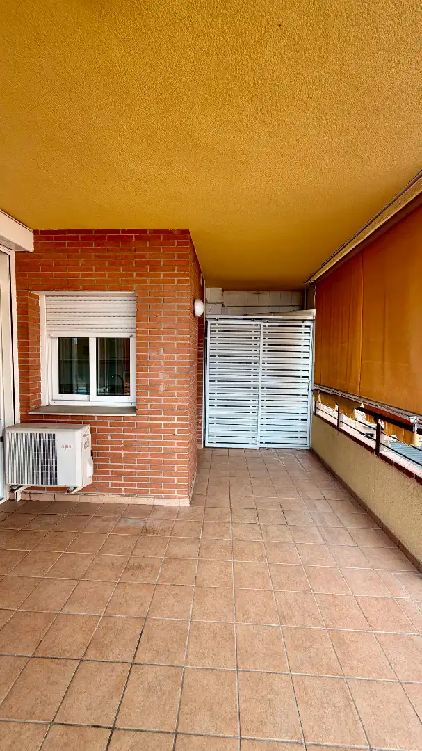 Wohnung zum Verkauf in Figueres mit Klimaanlage, Heizung und Möbliert