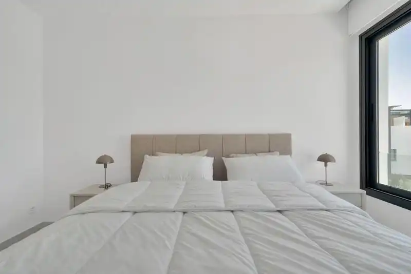 Habitación de Casa adosada de alquiler en Estepona con Aire acondicionado, Jardín privado y Terraza