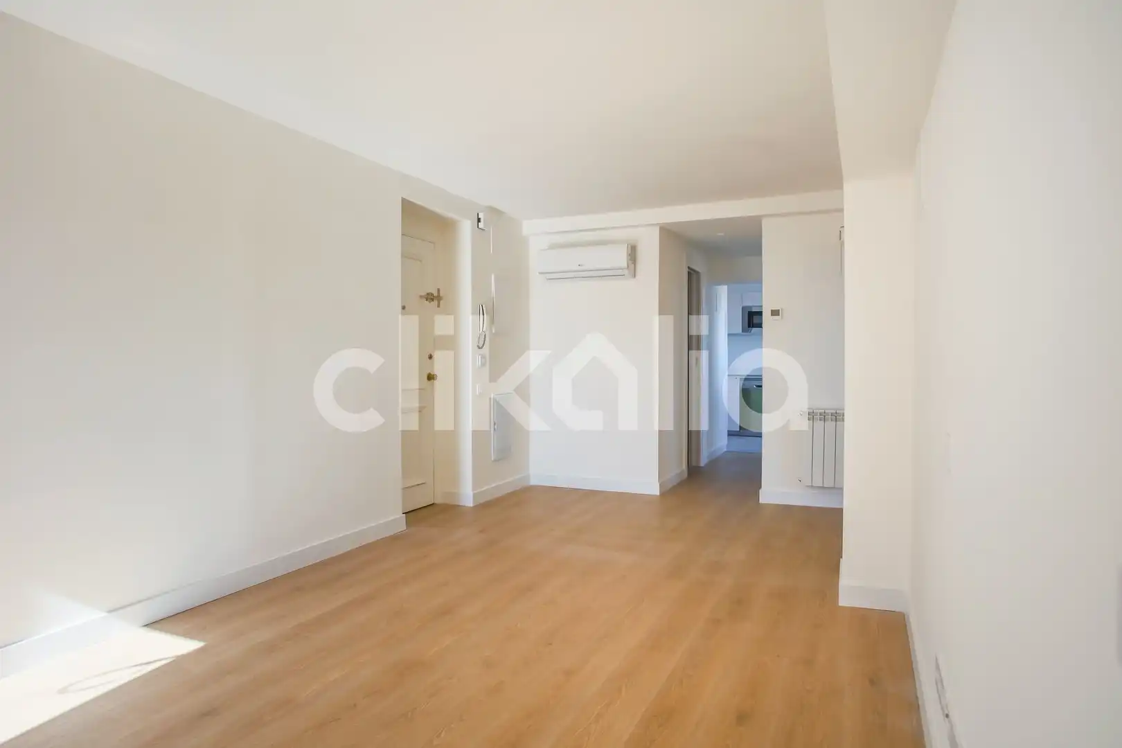 Flat for sale in Madrid  with Air Conditioner and Heating
