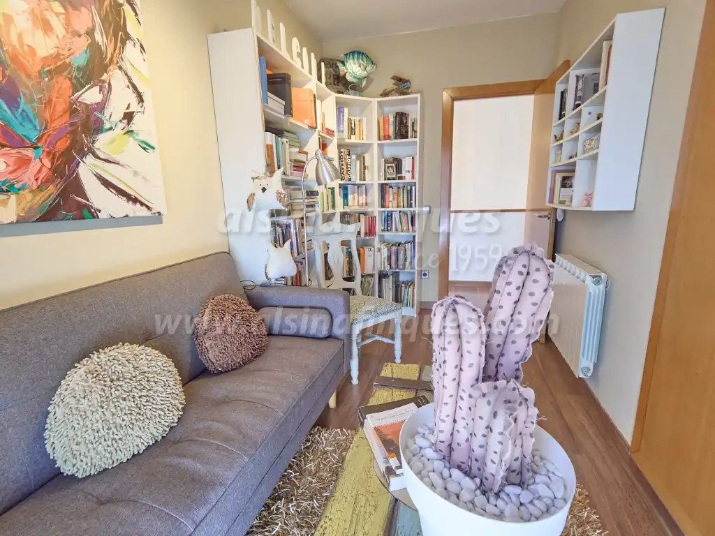 Sala d'estar de Casa o xalet en venda en Lloret de Mar amb Calefacció, Jardí privat i Terrassa