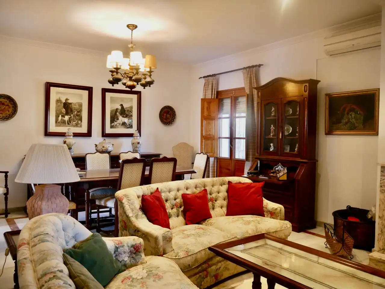 Casa o xalet en venda a Jacinto Benavente, Gines