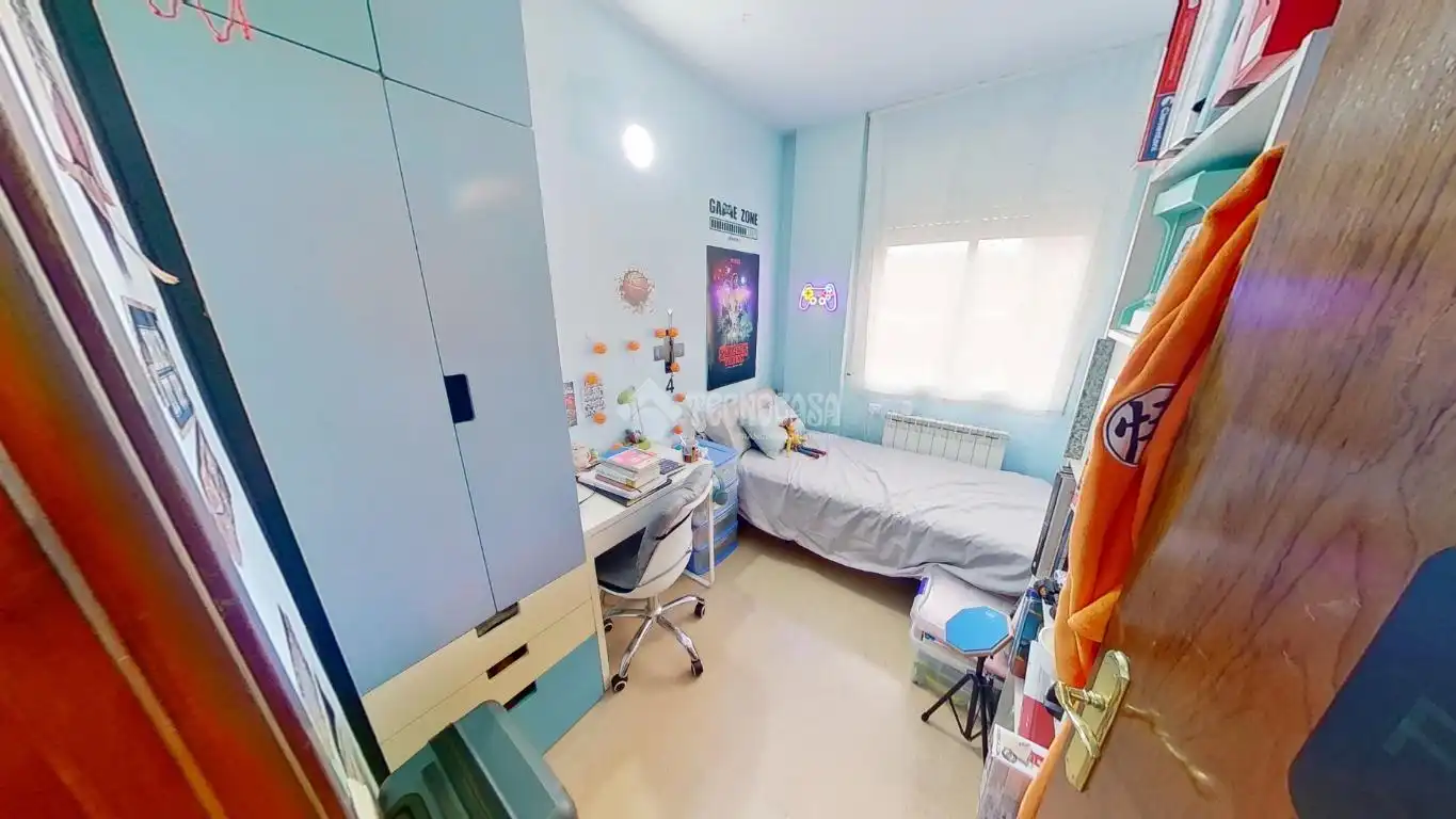 Habitación de Piso en venta en Sabadell con Aire acondicionado, Calefacción y Balcón