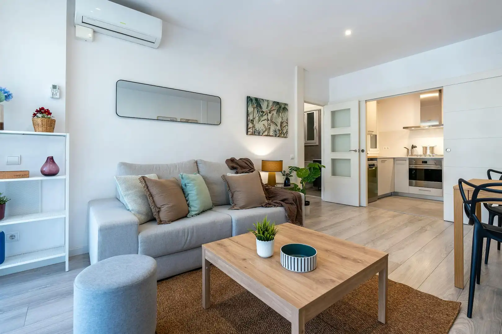 Living room of Flat for rent in Barcelona  with Air Conditioner, Heating and Furnished
