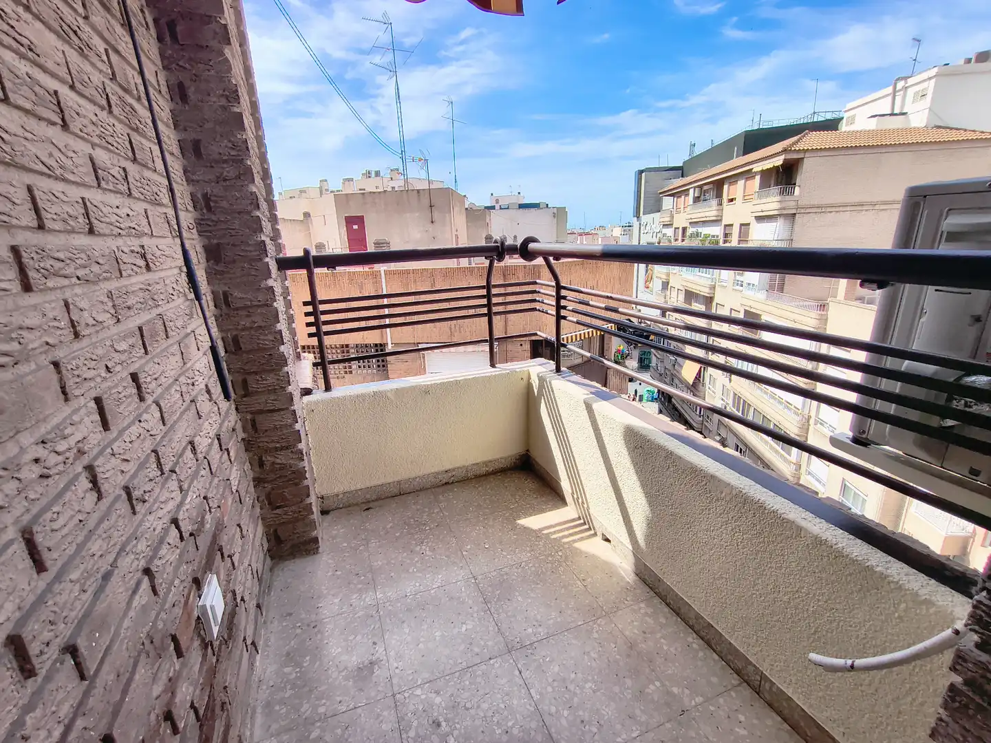 Terrasse von Wohnungen zur Miete in Alicante / Alacant mit Klimaanlage, Terrasse und Möbliert