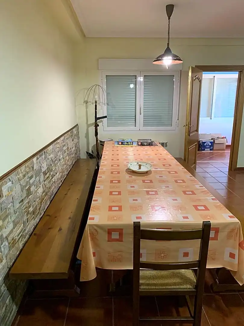Menjador de Casa o xalet en venda en  Logroño amb Calefacció, Parquet i Terrassa