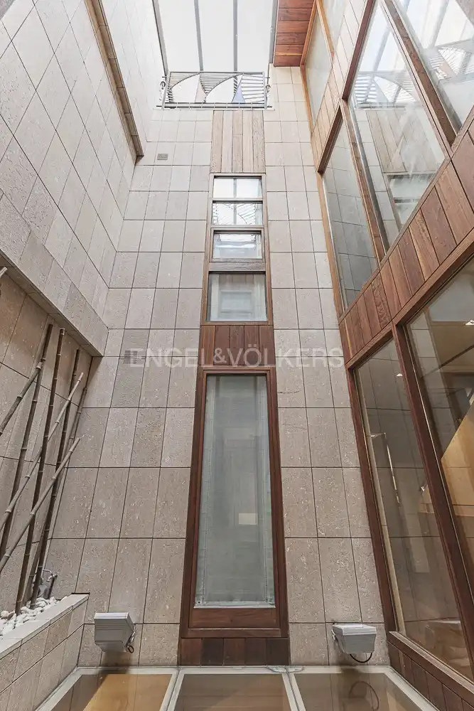 Vista exterior de Casa adosada en venda en Barcelona amb Aire condicionat, Calefacció i Jardí privat