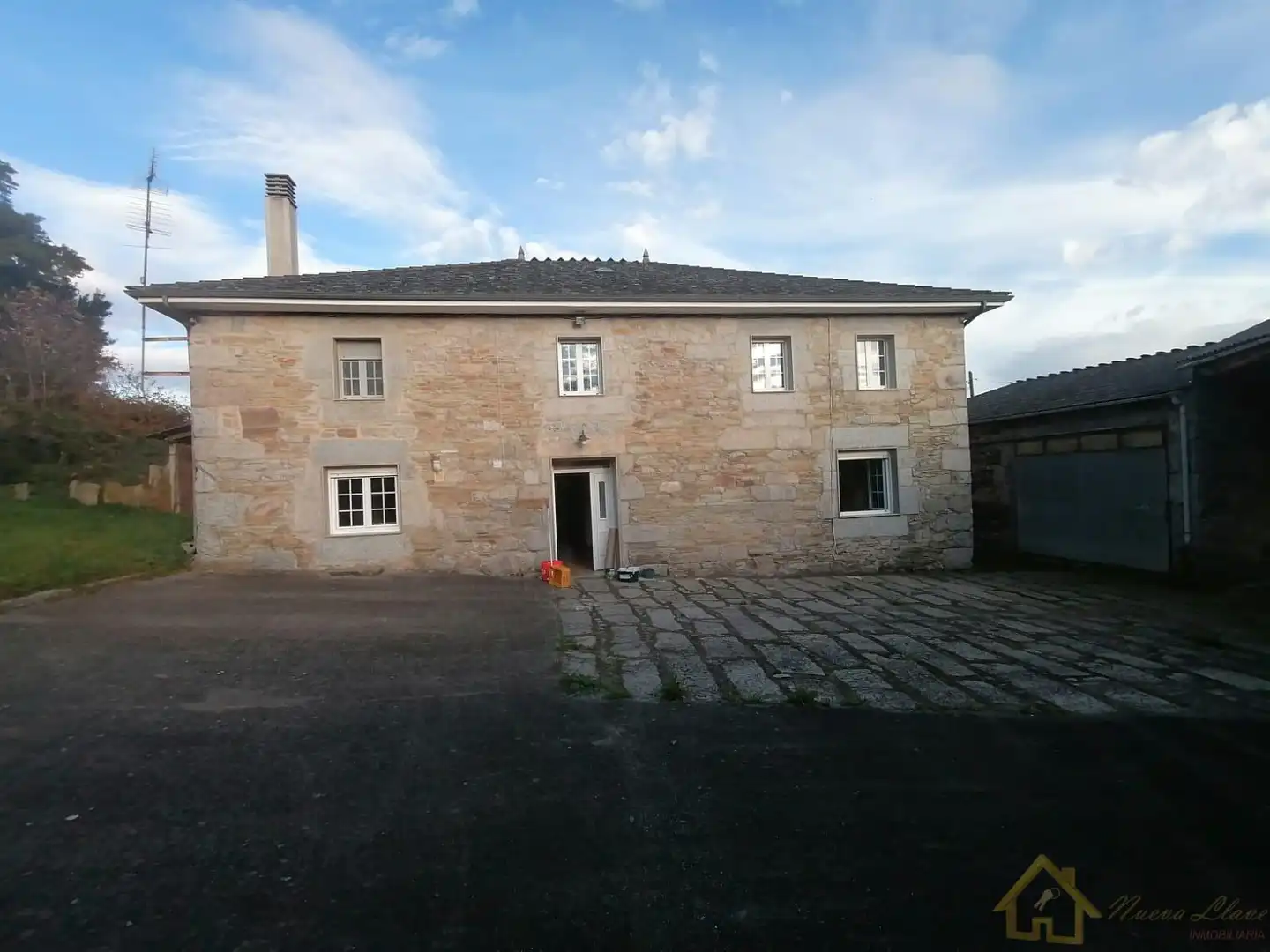 Exterior view of Houses for sale in Castroverde  with Heating, Storage room and Furnished
