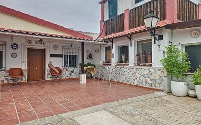 Vista exterior de Casa o xalet en venda en Colmenar de Oreja amb Calefacció, Jardí privat i Terrassa