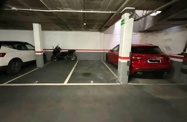 Garaje en Alquiler en Carrer de París en La Nova Esquerra de l'Eixample