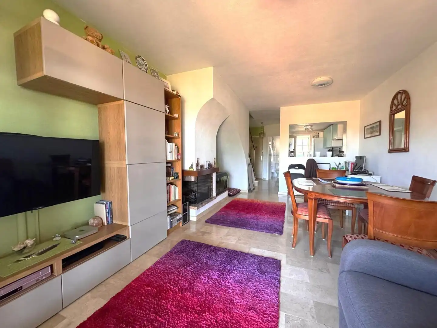 Sala d'estar de Casa adosada en venda en Finestrat amb Jardí privat, Terrassa i Moblat