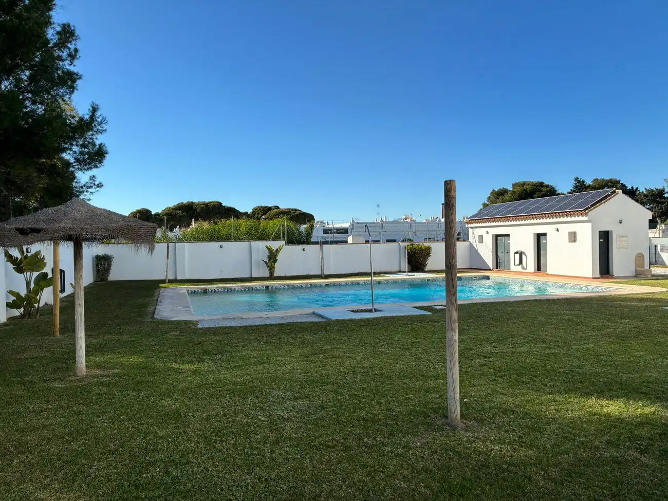 Piscina de Apartamento en venta en Conil de la Frontera con Terraza