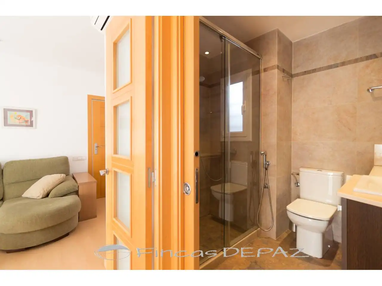Bathroom of Flat for sale in Castelldefels  with Air Conditioner, Heating and Parquet flooring