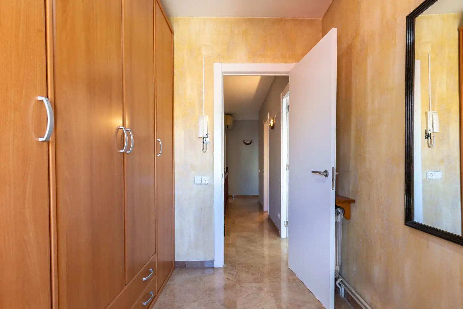Country house zum Verkauf in Rubí mit Klimaanlage, Heizung und Terrasse