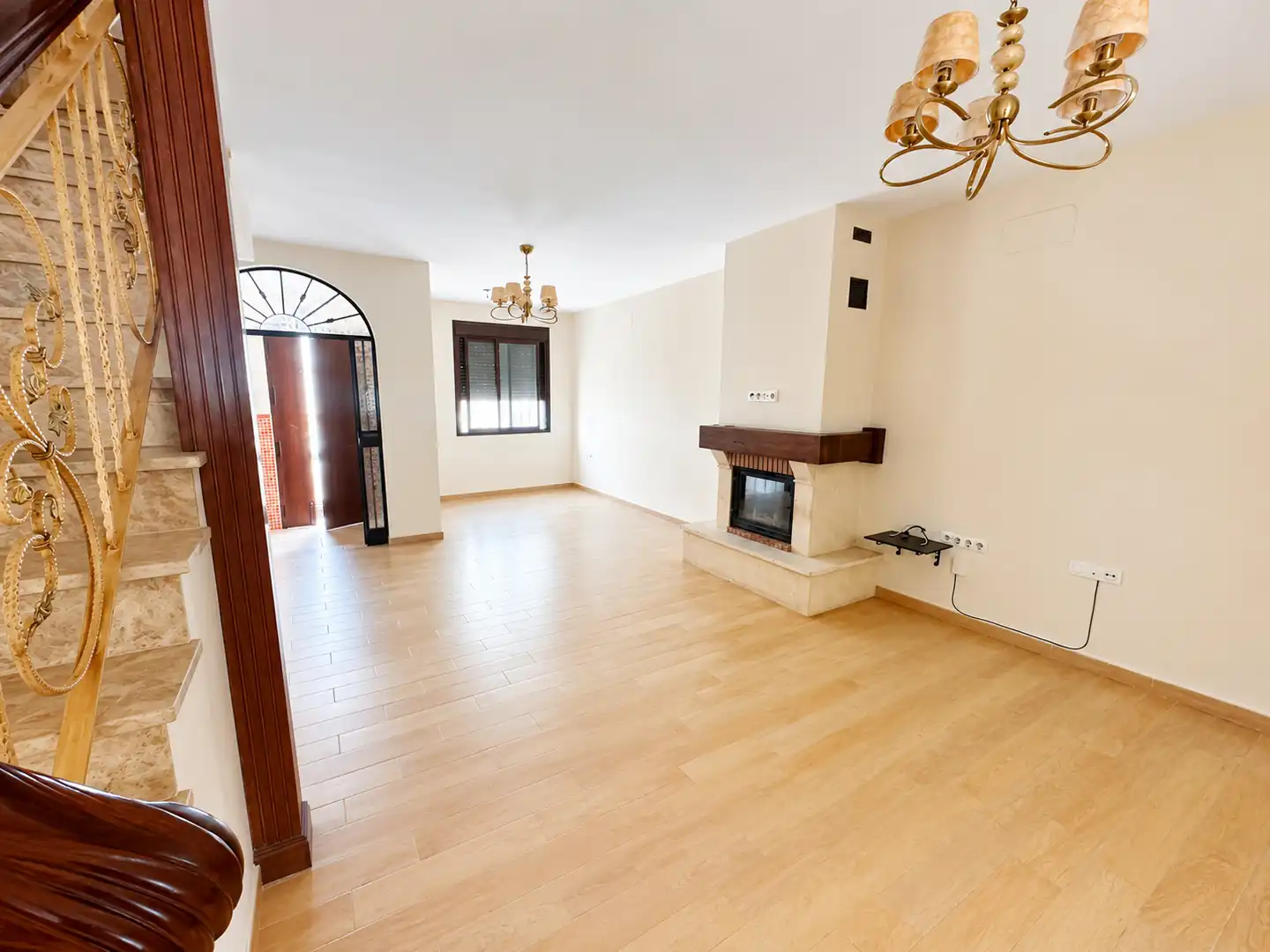 Sala d'estar de Casa o xalet en venda en Camas amb Aire condicionat, Terrassa i Forn