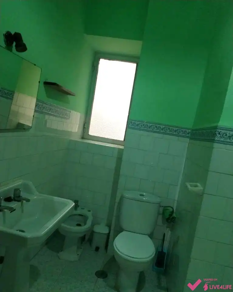 Baño de Planta baja de alquiler en Granada con Amueblado