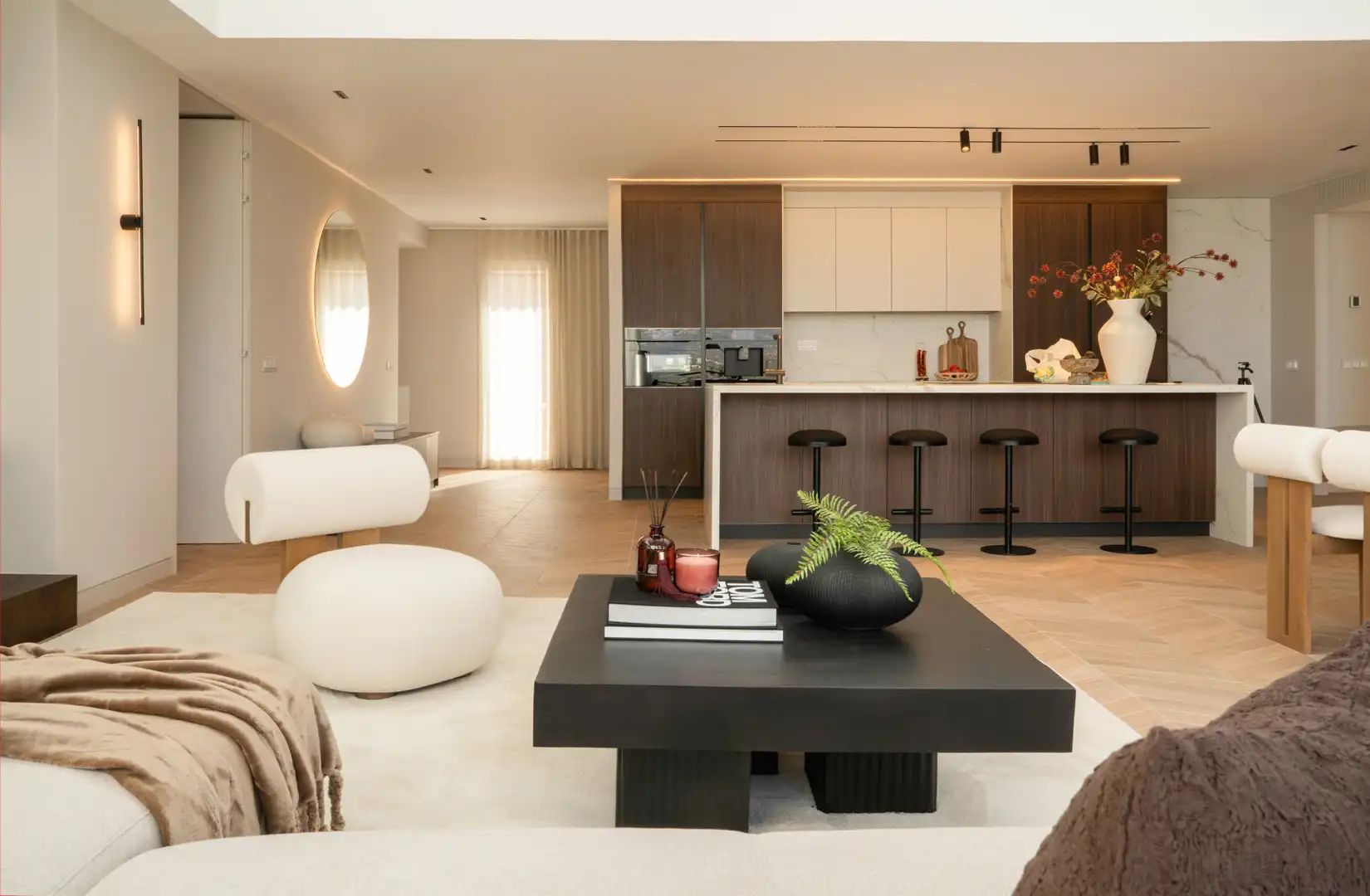 Sala d'estar de Àtic en venda en Marbella amb Aire condicionat, Terrassa i Piscina