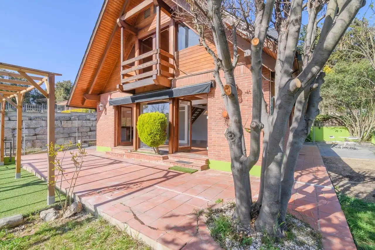 Vista exterior de Casa o xalet en venda en Lliçà d'Amunt amb Aire condicionat, Terrassa i Traster