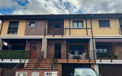 Exterior view of Single-family semi-detached for sale in Piélagos  with Heating, Parquet flooring and Terrace