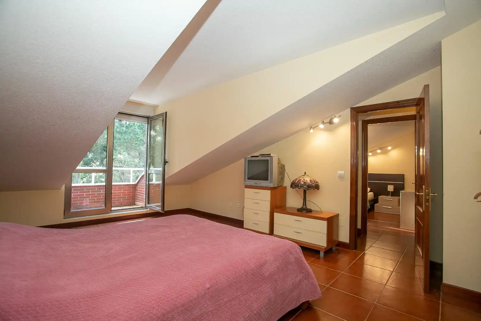 Habitación de Piso en venta en San Vicente de la Barquera con Calefacción y Balcón
