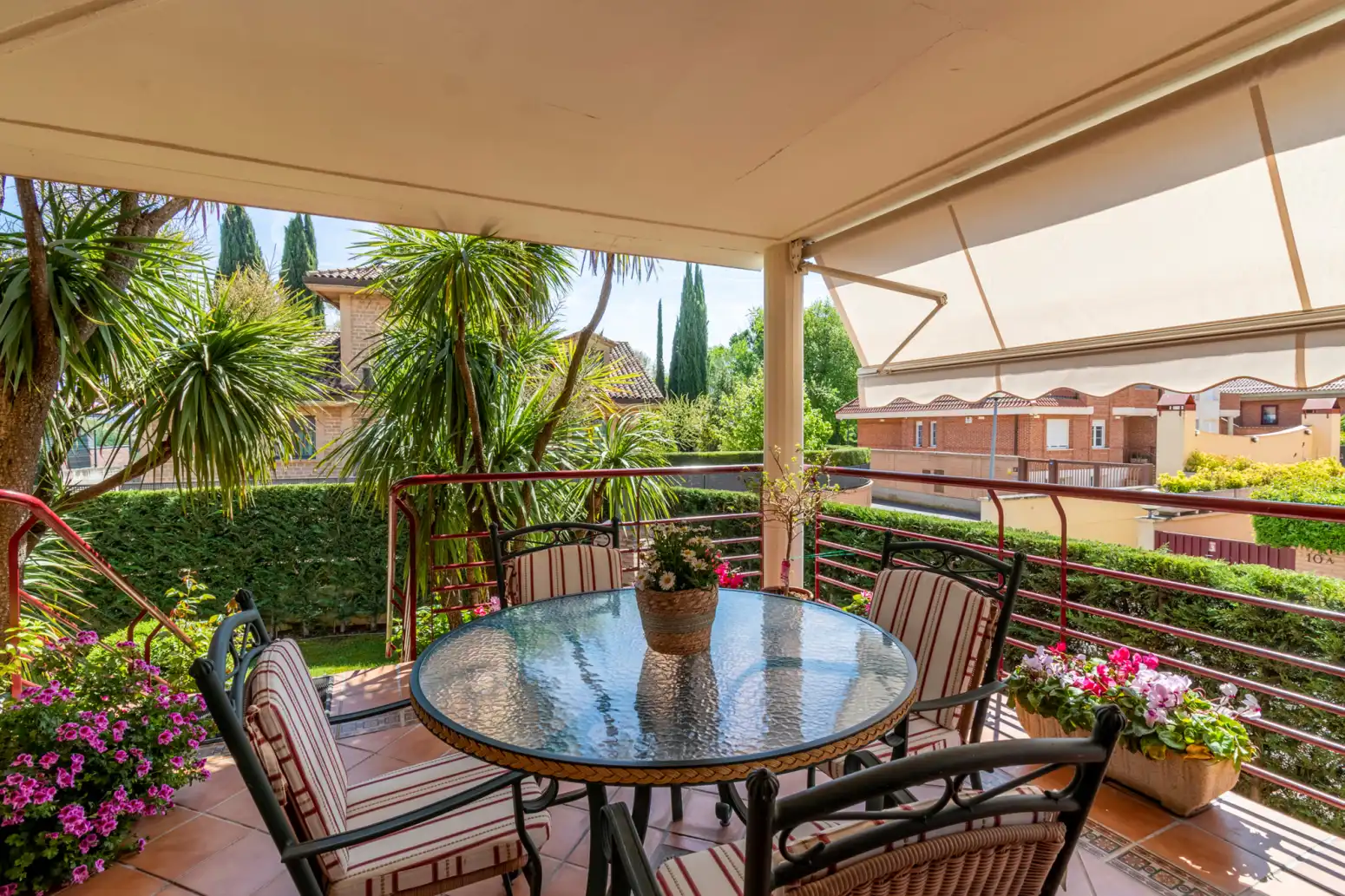 Terrassa de Casa o xalet en venda en  Logroño amb Calefacció, Jardí privat i Terrassa