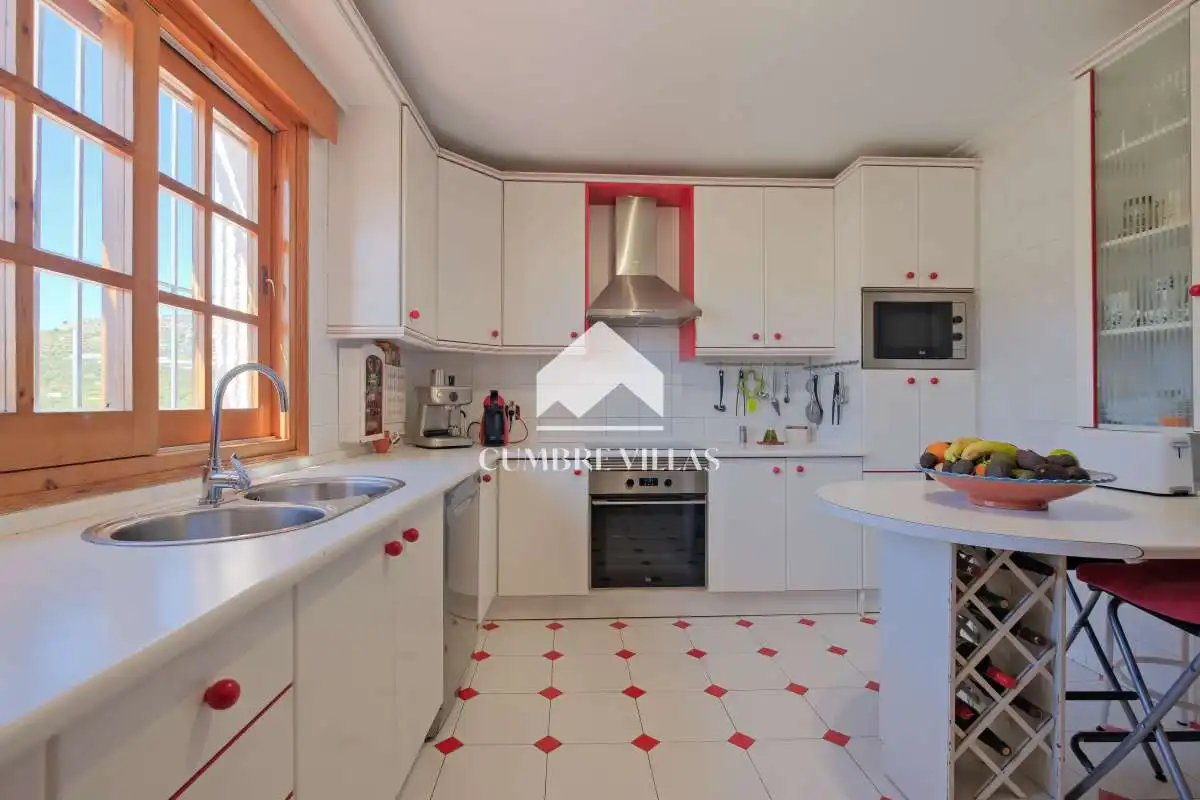 Casa rústica amb jardí en venda a Ítrabo, imagen 12