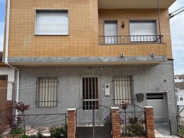 Adossat amb jardí en venda a Calle Alta