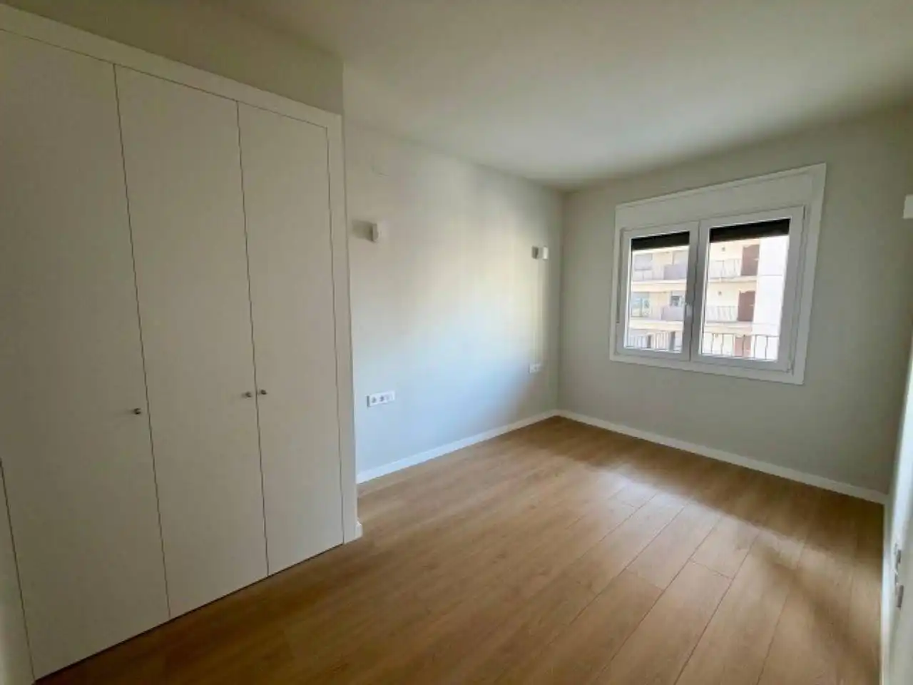 Bedroom of Flat for rent in Terrassa  with Air Conditioner, Heating and Parquet flooring