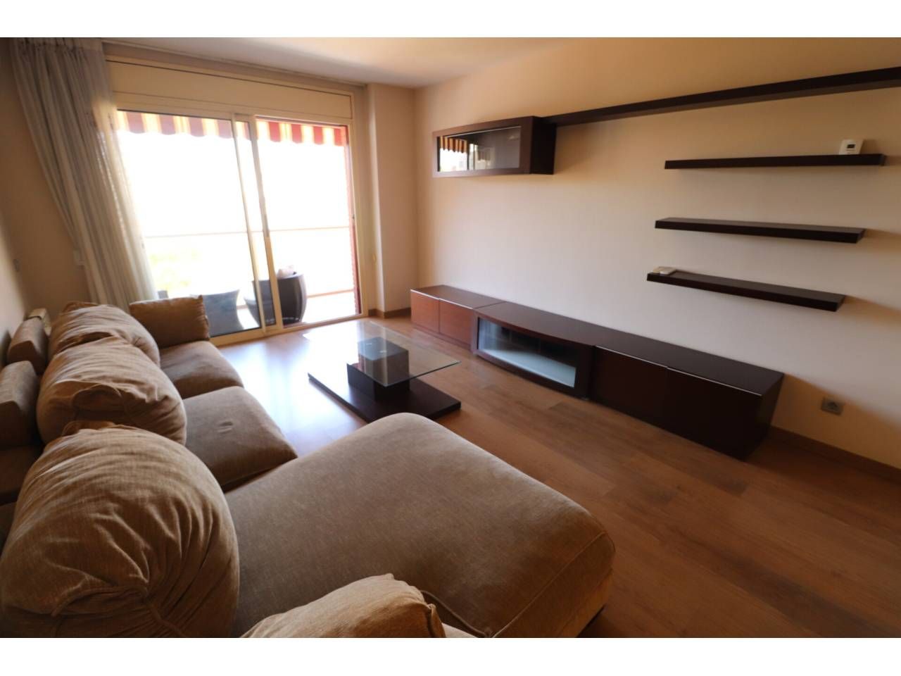 Sala d'estar de Pis en venda en Terrassa amb Aire condicionat, Calefacció i Parquet
