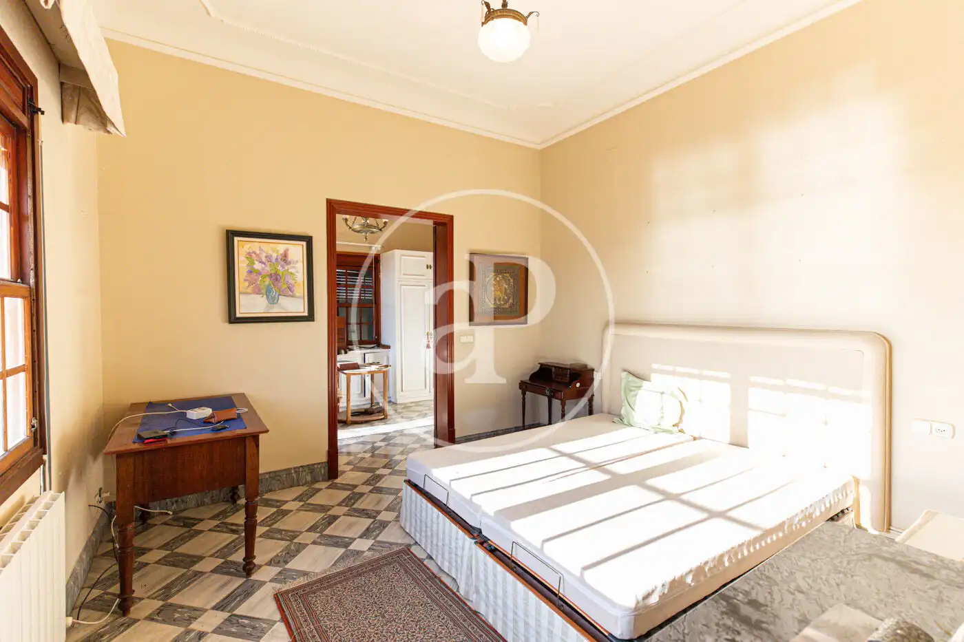 Houses for sale in Carrer de Victorio Luzuriaga, Sant Agustí
