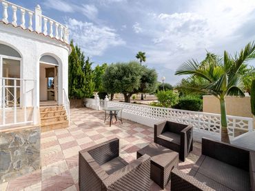 House with balcony to rent in Lugar la MARINA-3