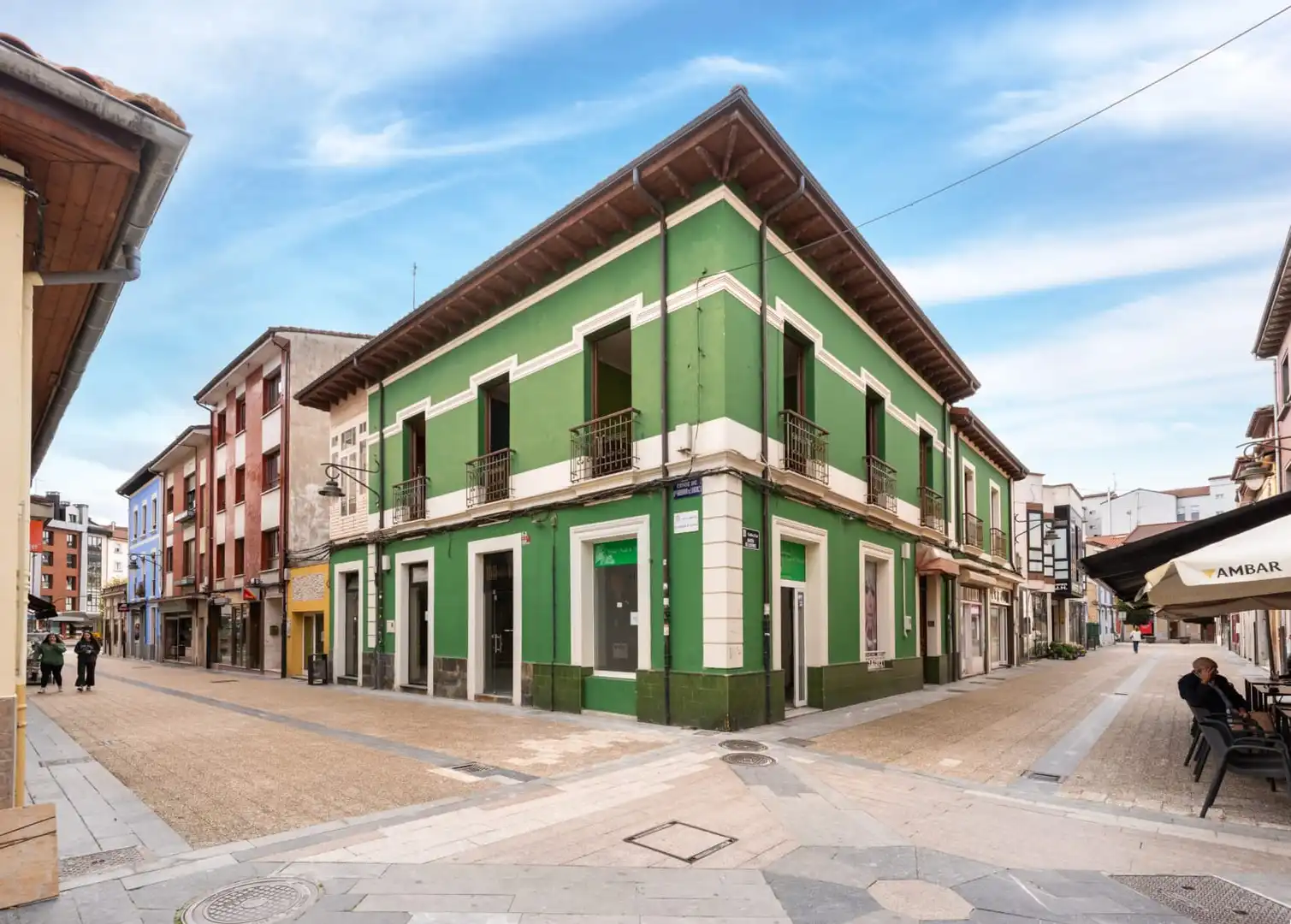 Casa con terraza en venta en Calle-Cai Martín de Lugones 5