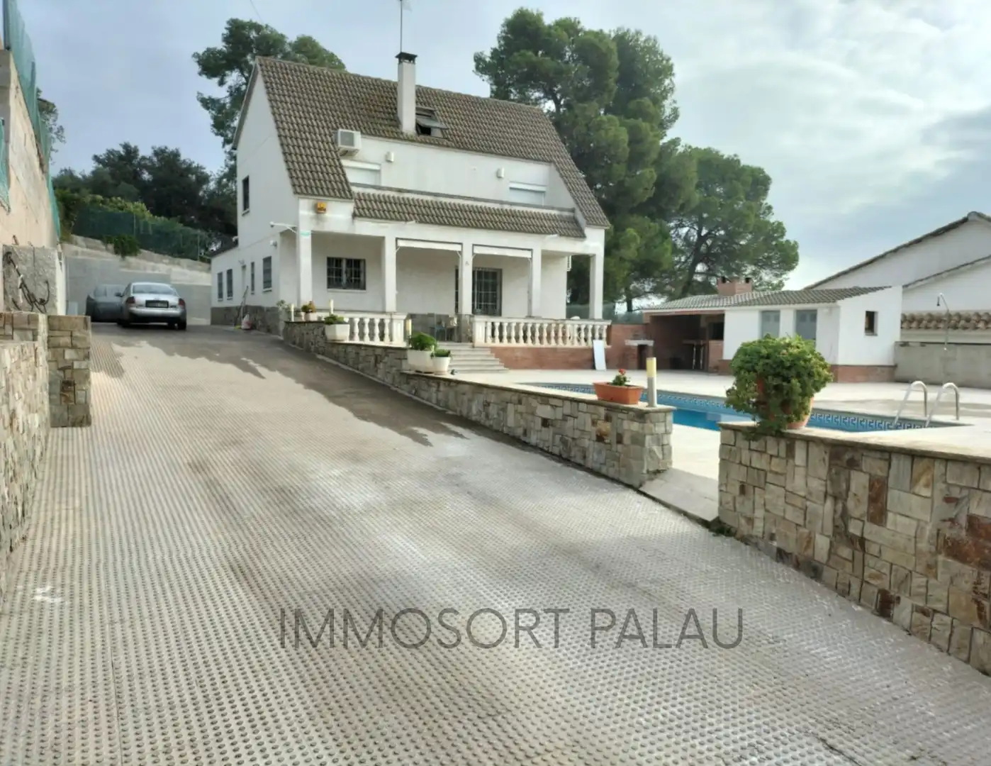 Vista exterior de Casa o xalet en venda en Lliçà d'Amunt amb Aire condicionat, Jardí privat i Terrassa