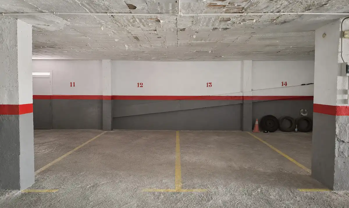 Aparcamiento en venta en Calle Ciudad de Porcuna