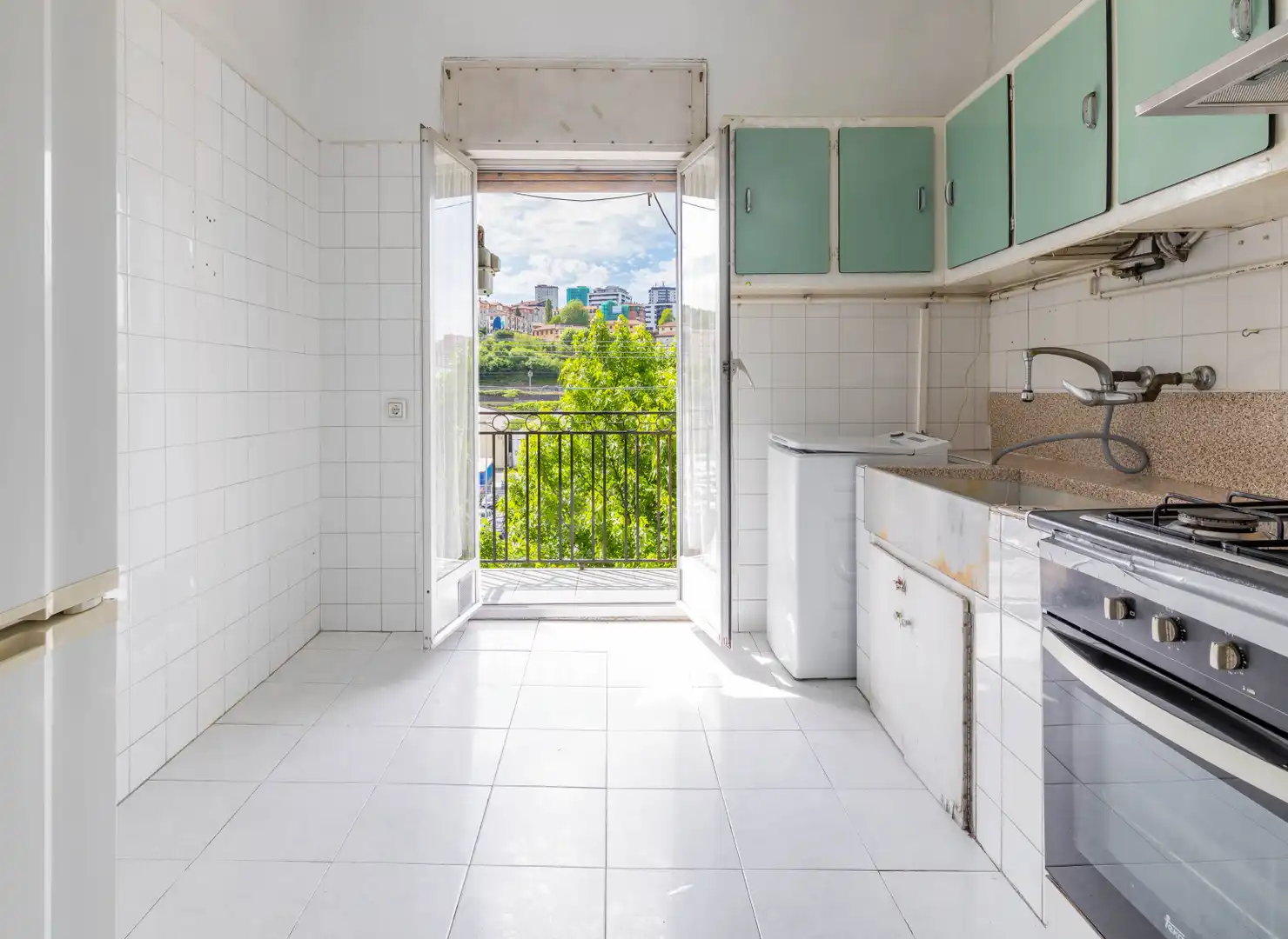 Küche von Wohnung zum Verkauf in Pasaia mit Balkon