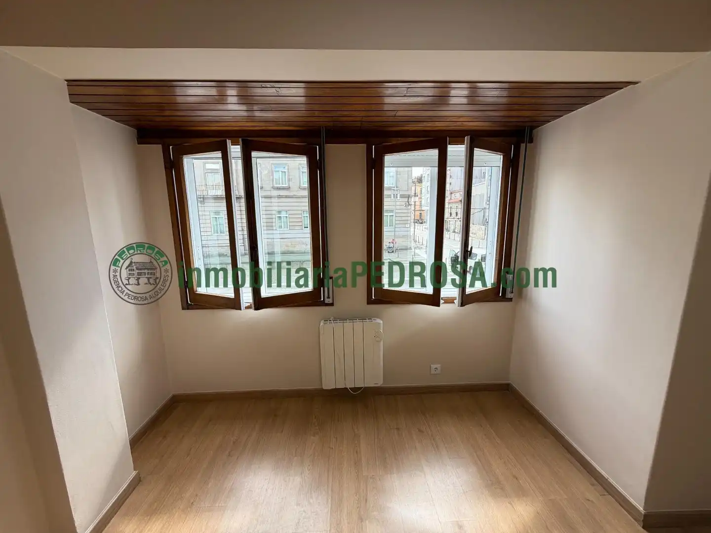 Schlafzimmer von Wohnungen zur Miete in Pontevedra Capital  mit Heizung